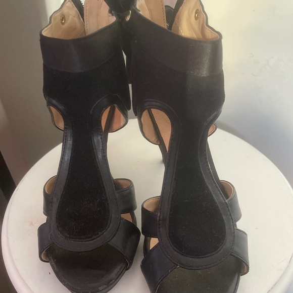 Heels - Picture 1 of 4